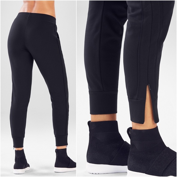 fabletics carrigan jogger